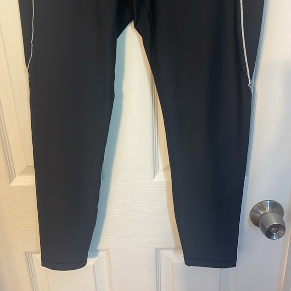 Athleta TALL Interval Stash Tipped 7/8 Tight - Picture 6 of 14